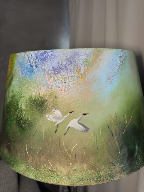 Handmålad semiabstrakt lampskärm 60 cm i diameter 32 cm höjd