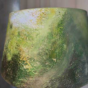 Handmålad semiabstrakt lampskärm 60 cm i diameter 32 cm höjd