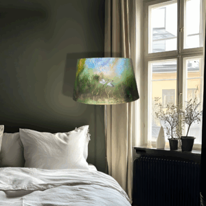 Semiabstrakt lampskärm i grön